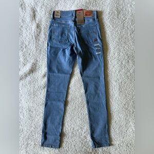 Levi's 311 Shaping Skinny Jeans Stellar Stretch Mid Rise Light Blue Size 26 NEW